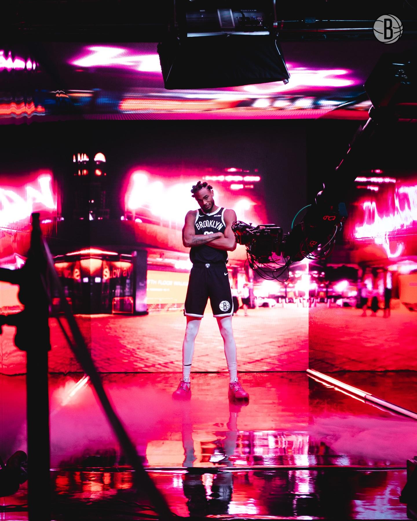 年的媒体日, alt, AA