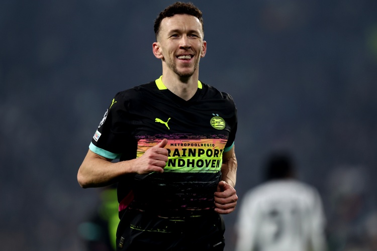 埃因霍温历, 只打精锐, 他不仅成功