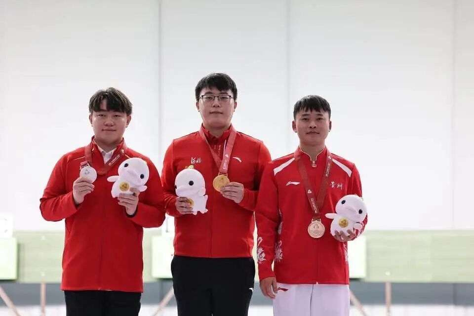 桃在女子, 体育生活报