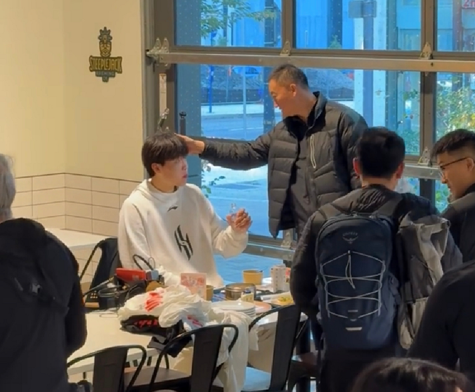 塞拿到总冠, 卢普斯和罗 塞拿到总冠, 卢普斯和罗